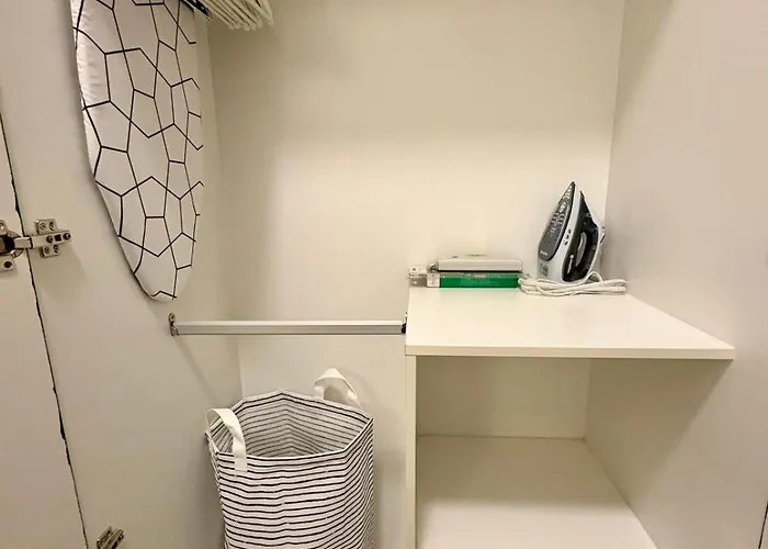 Bgc Uptown Parksuites 1br 14p Manila