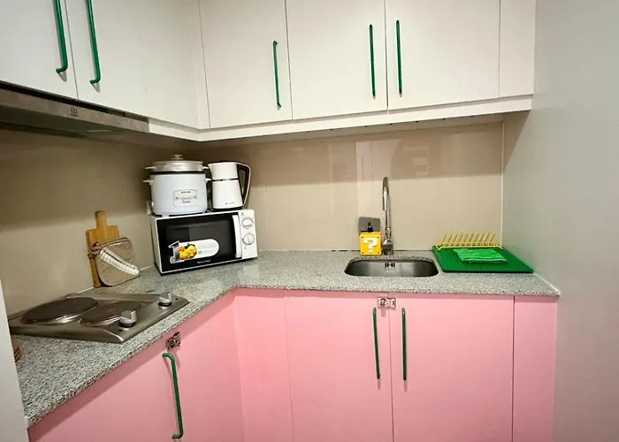 Bgc Uptown Parksuites 1br 14p *